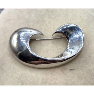 Silvertone Abstract Swirl Brooch - Vintage